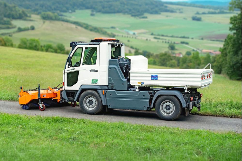 Ganzj&auml;hrig nachhaltig pflegen &ndash; mit Systeml&ouml;sungen von Hako f&uuml;r GaLaBau und Kommunen